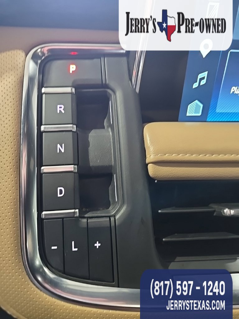 Used 2023 Chevrolet Tahoe Premier AWD/4WD image 13