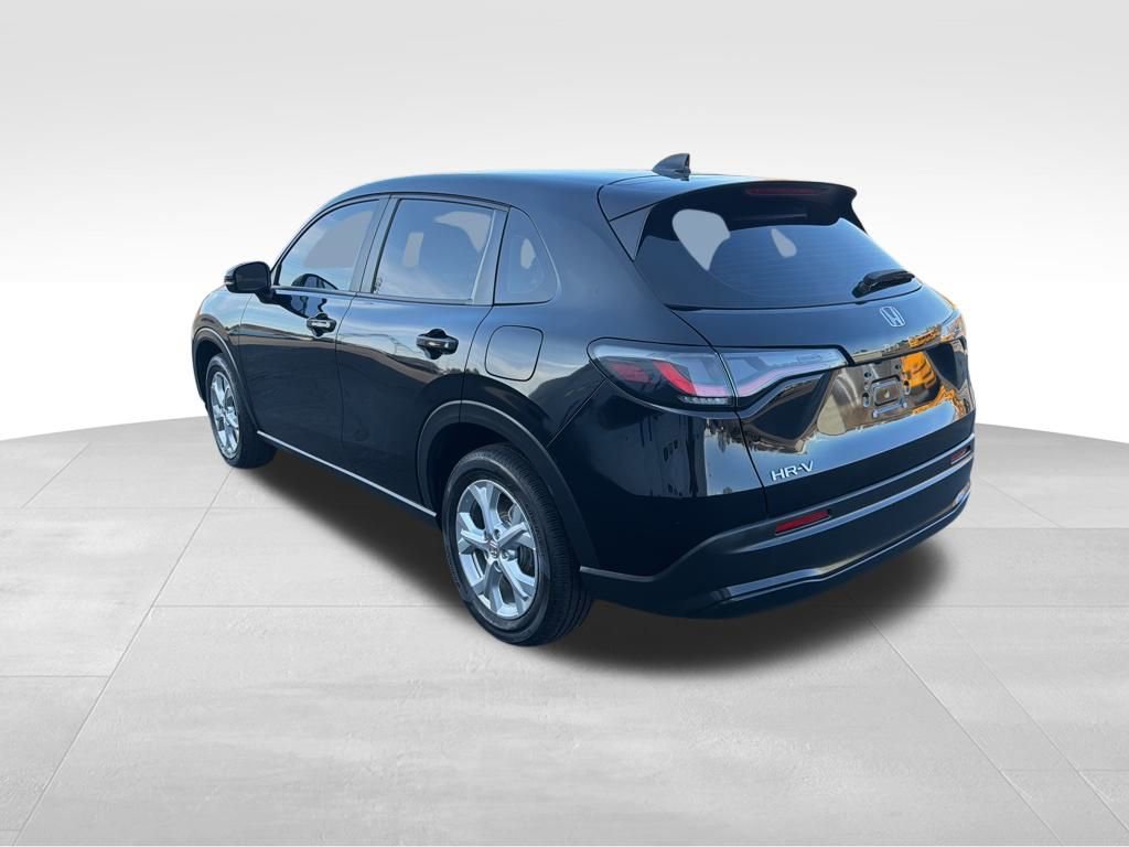Used 2023 Honda HR-V LX image 3