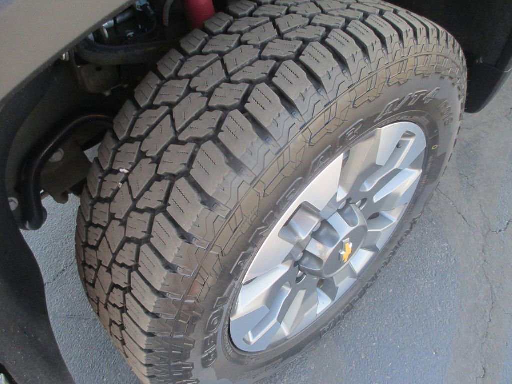 Used 2024 Chevrolet Silverado 2500 Custom w/ Custom Value Package AWD/4WD image 15