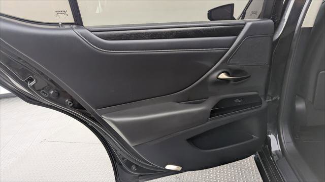 Used 2023 Lexus ES 300h w/ Premium Package FWD image 16