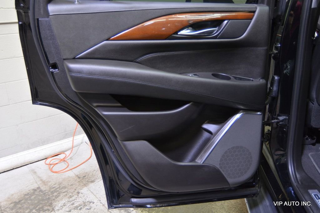 Used 2018 Cadillac Escalade Premium Luxury AWD/4WD image 9