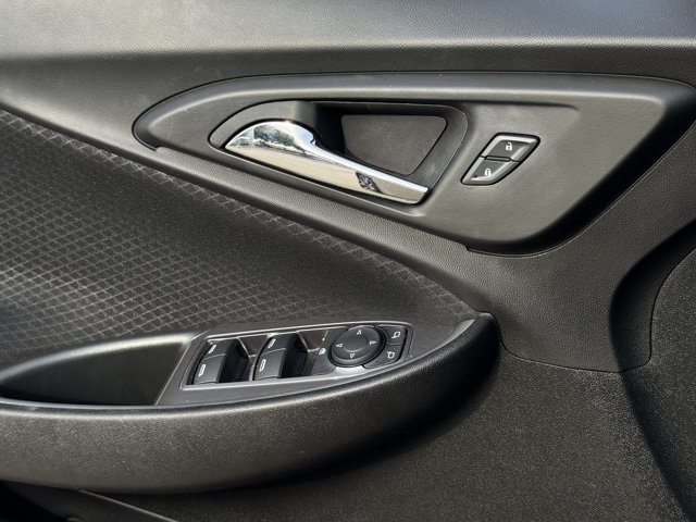 Used 2025 Chevrolet Malibu RS FWD image 24