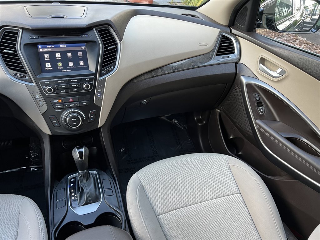 Used 2017 Hyundai Santa Fe Sport FWD image 21