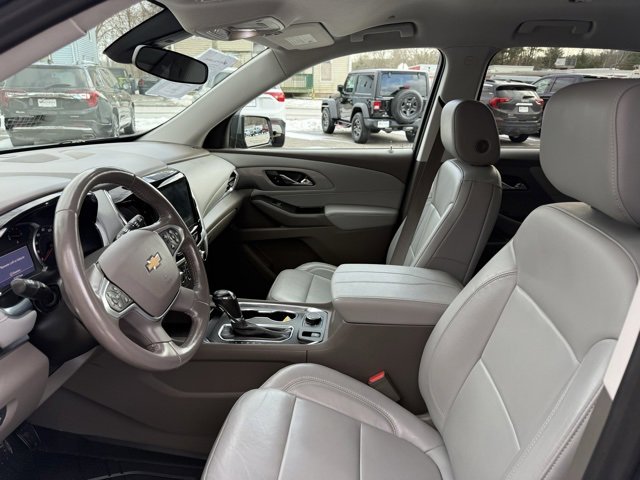 Used 2020 Chevrolet Traverse LT w/ Driver Confidence II Package image 14