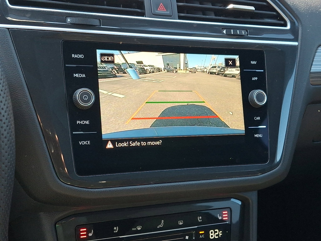 Used 2024 Volkswagen Tiguan SEL R-Line image 27