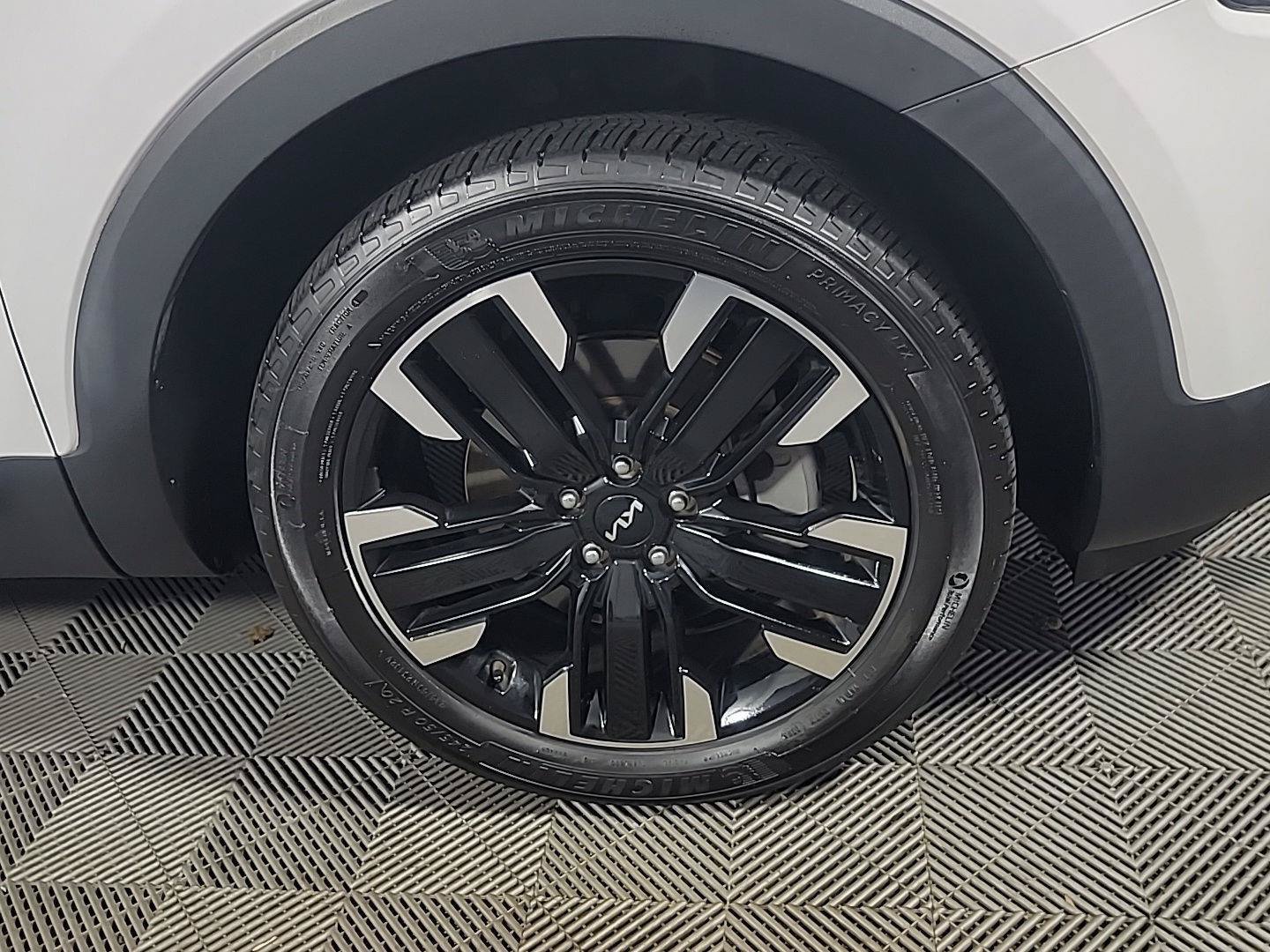 Certified 2023 Kia Telluride SX Prestige AWD/4WD image 3