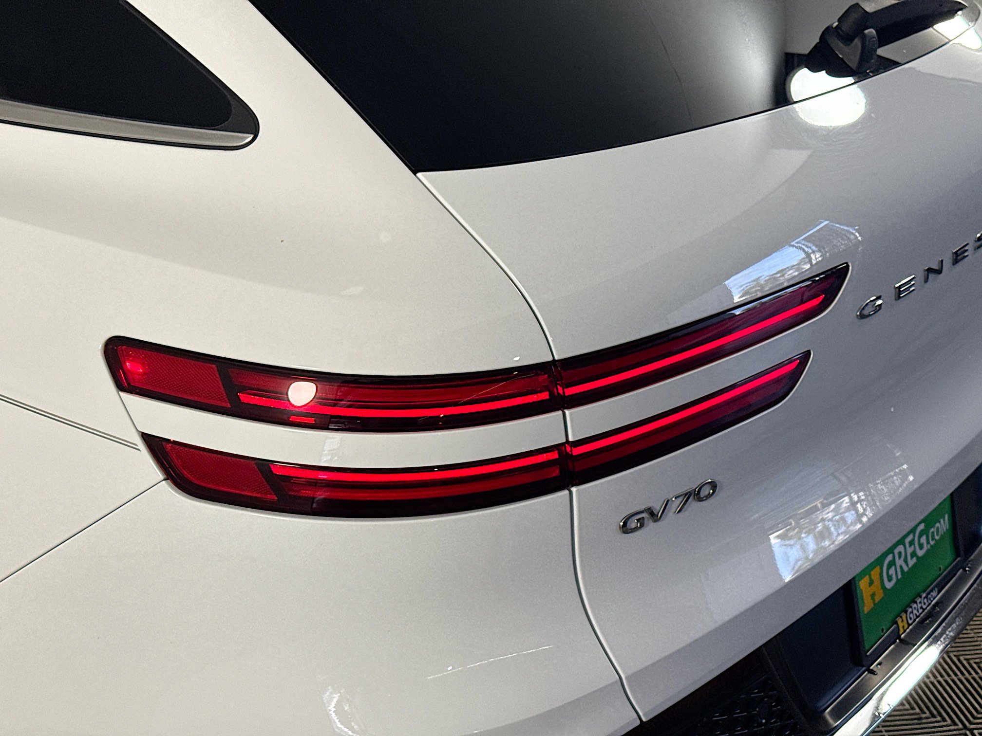 Used 2023 Genesis GV70 2.5T w/ Advanced Package image 36