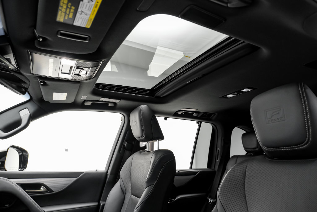 Used 2024 Lexus LX 600 F Sport AWD/4WD image 9