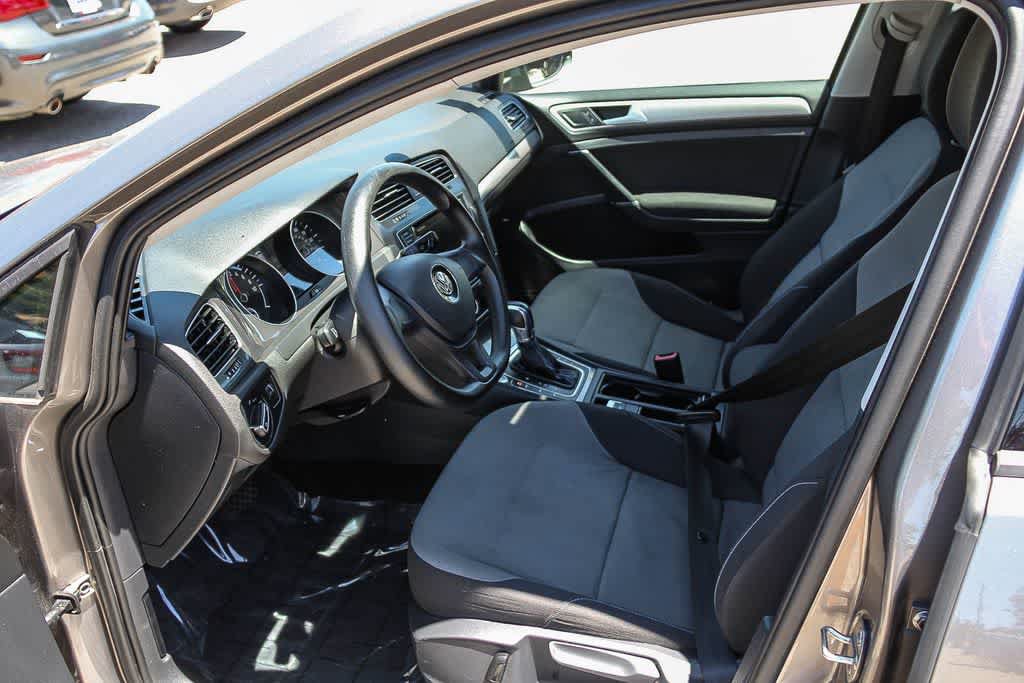 Used 2015 Volkswagen e-Golf Limited Edition FWD image 18