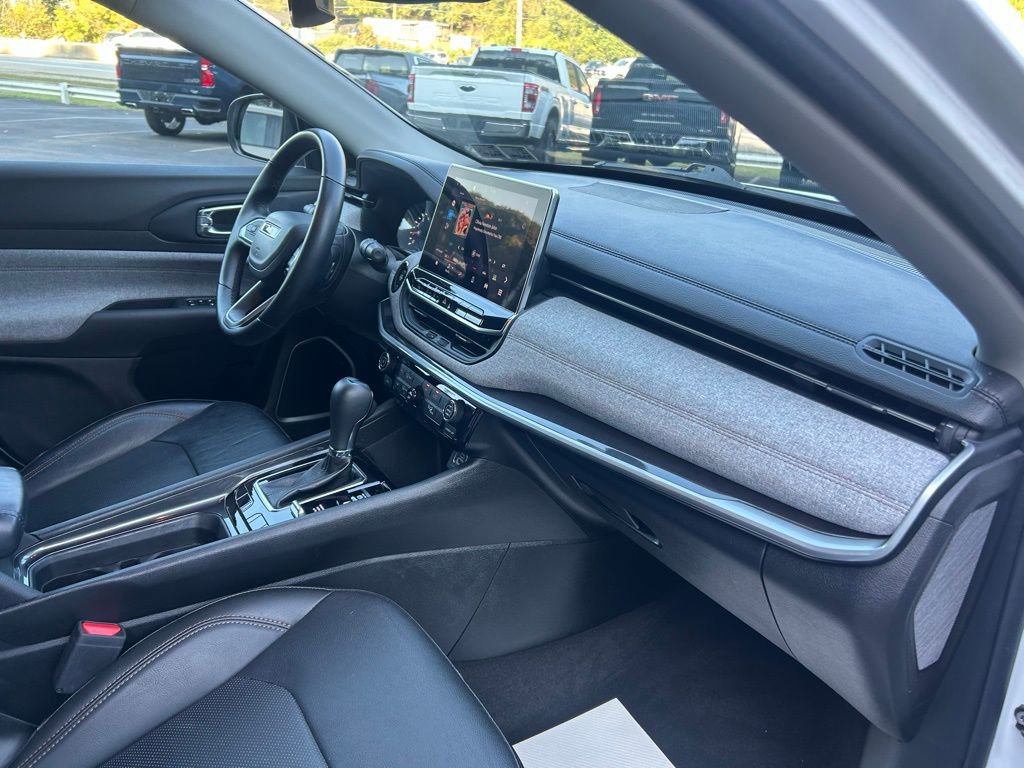 Used 2022 Jeep Compass Latitude image 19