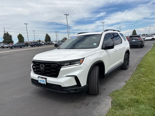 Used 2025 Honda Pilot Black Edition image 7
