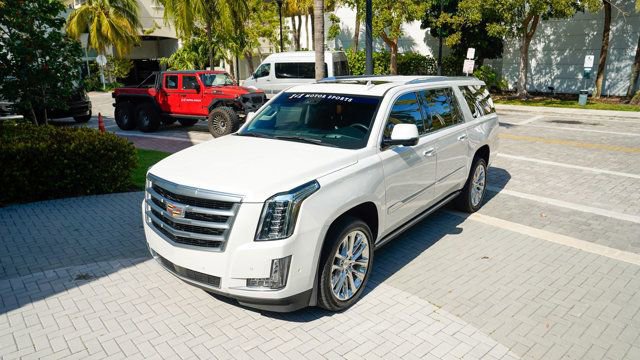 Used 2019 Cadillac Escalade ESV Premium Luxury image 10