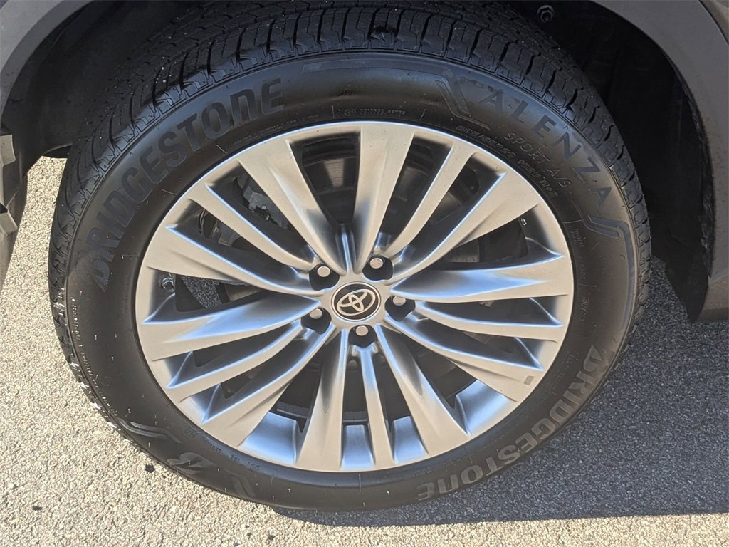 Used 2021 Toyota Highlander Platinum image 14