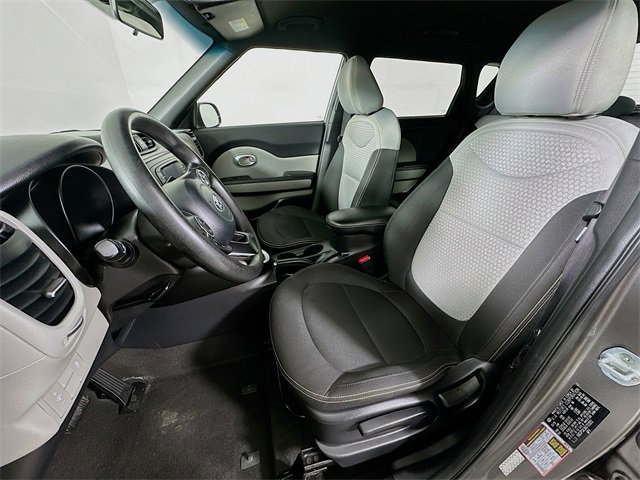 Used 2016 Kia Soul + image 26