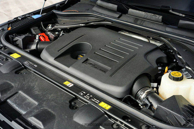 Used 2025 Land Rover Range Rover Long Wheelbase SE image 17