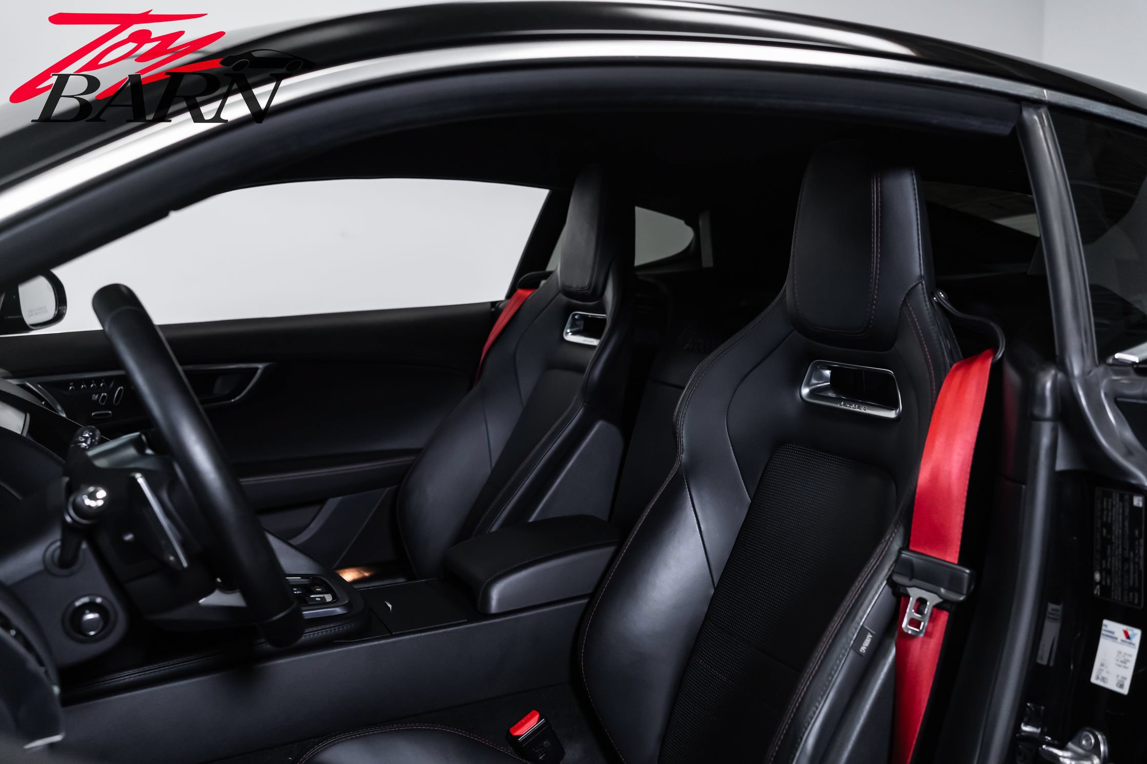 Used 2019 Jaguar F-TYPE Coupe RWD image 19