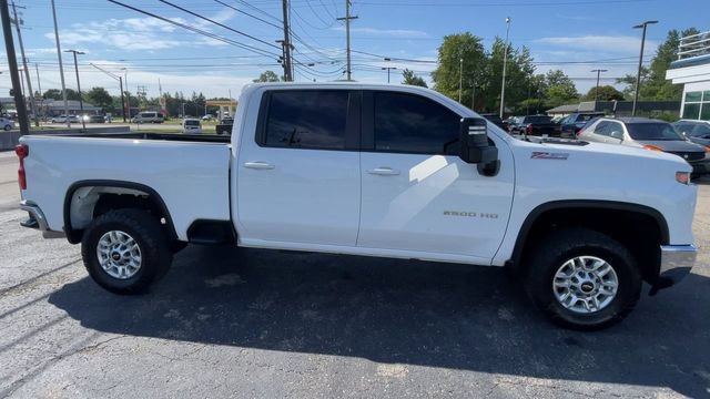 Used 2024 Chevrolet Silverado 2500 LT w/ Convenience Package AWD/4WD image 3