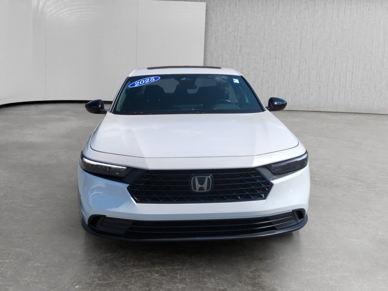 Used 2025 Honda Accord Sport image 2