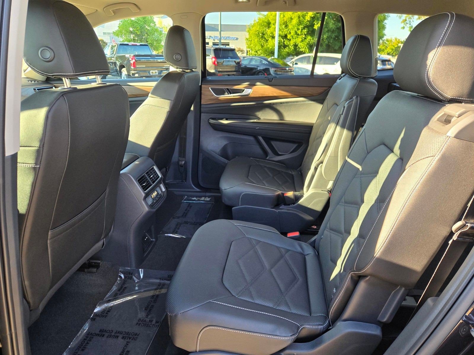 New 2026 Volkswagen Atlas SE FWD image 11
