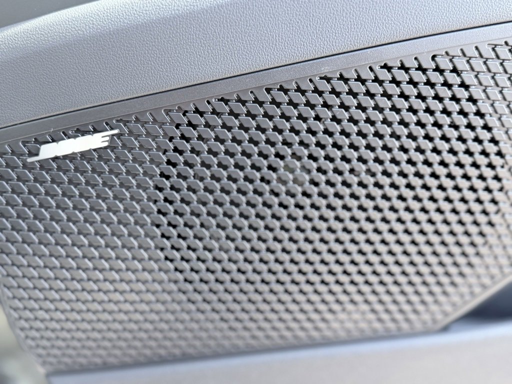 New 2025 Hyundai Elantra Limited image 28