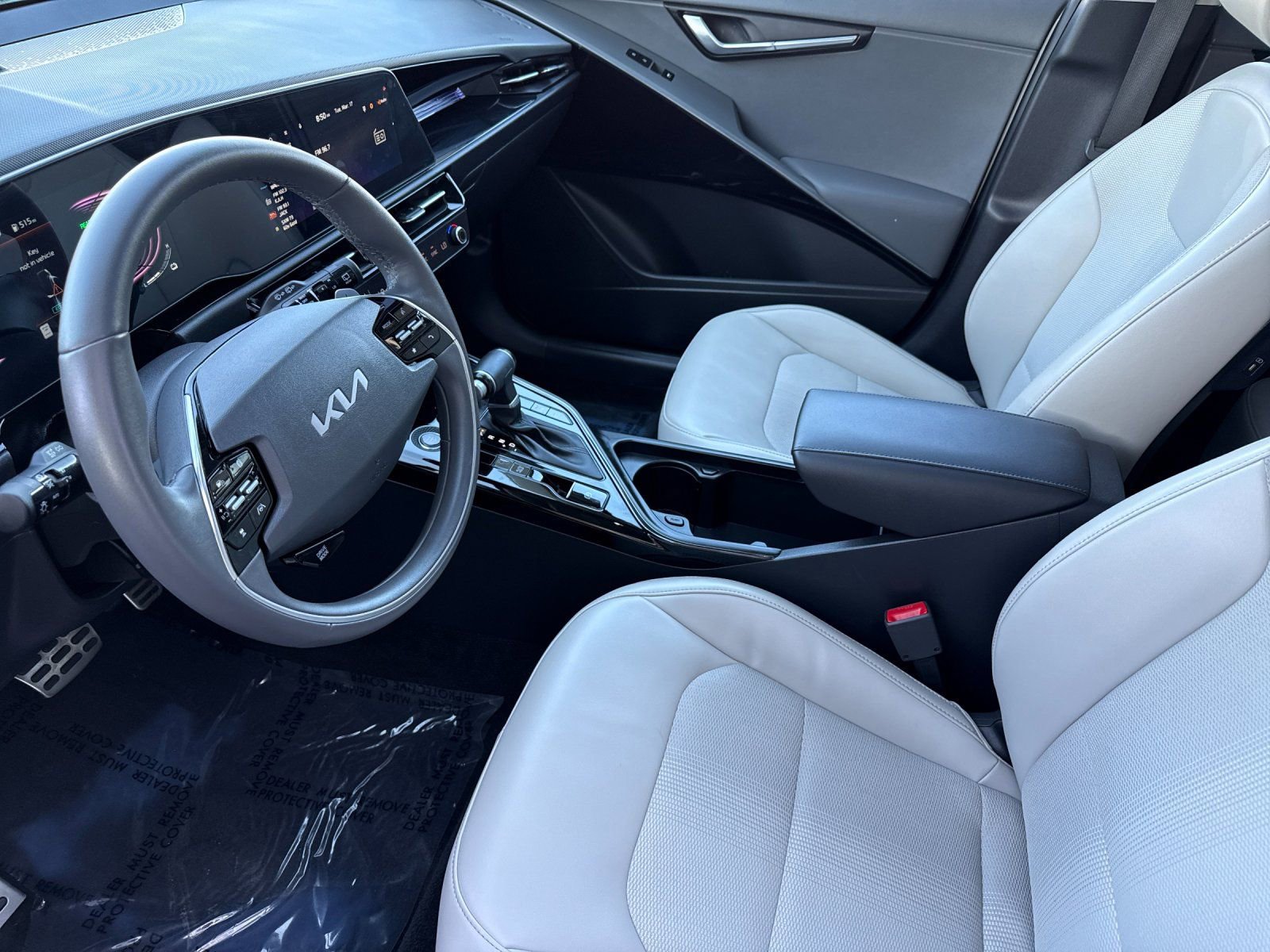 Used 2025 Kia Niro EX Touring image 9