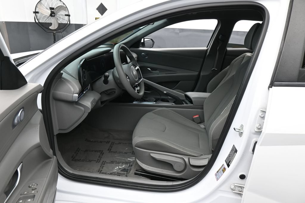Used 2024 Hyundai Elantra SEL FWD image 10