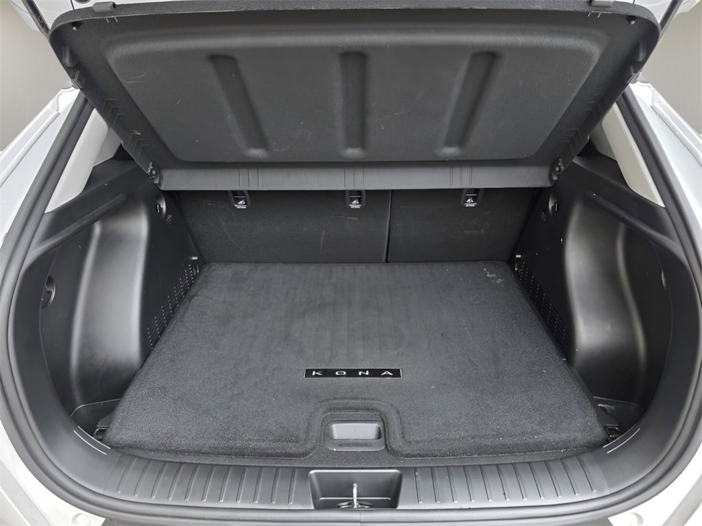 Certified 2025 Hyundai Kona SEL image 13