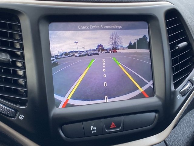 Used 2018 Jeep Cherokee Limited image 18