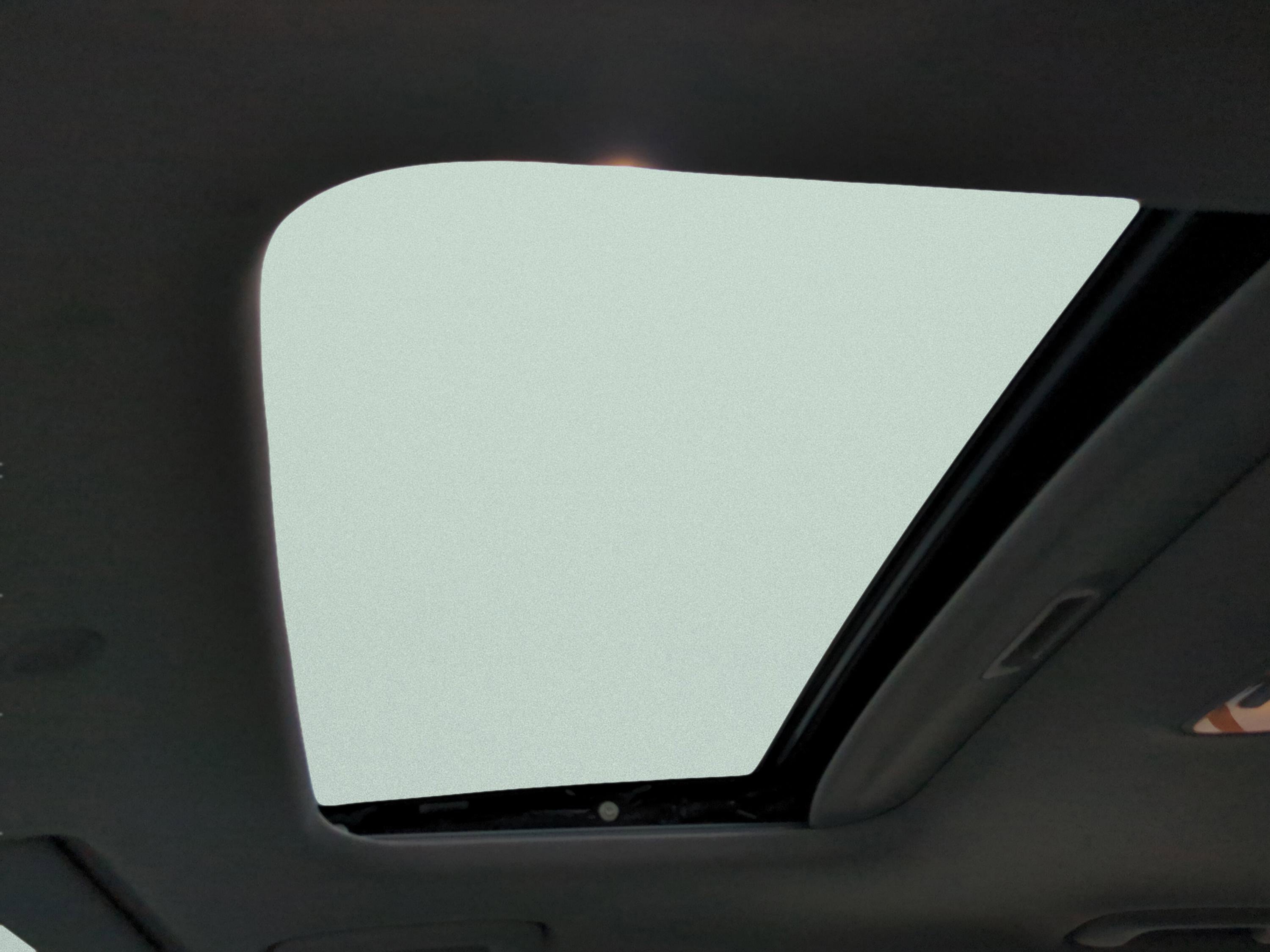 Certified 2023 Hyundai Venue SEL FWD image 19