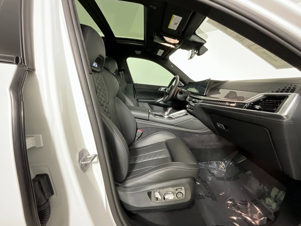 Used 2026 BMW X6 M Competition w/ Executive Package image 18