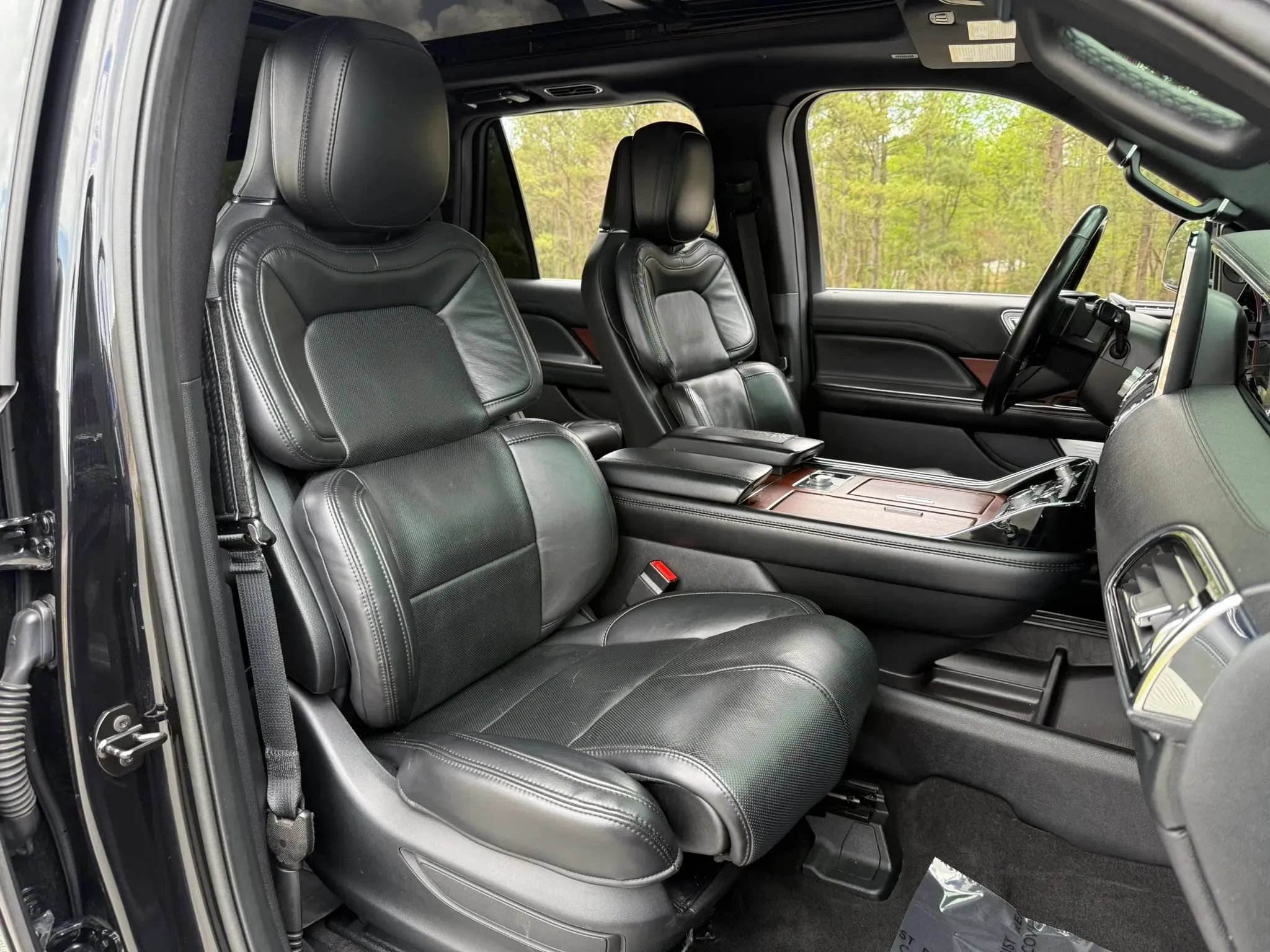 Used 2021 Lincoln Navigator L Reserve AWD/4WD image 16