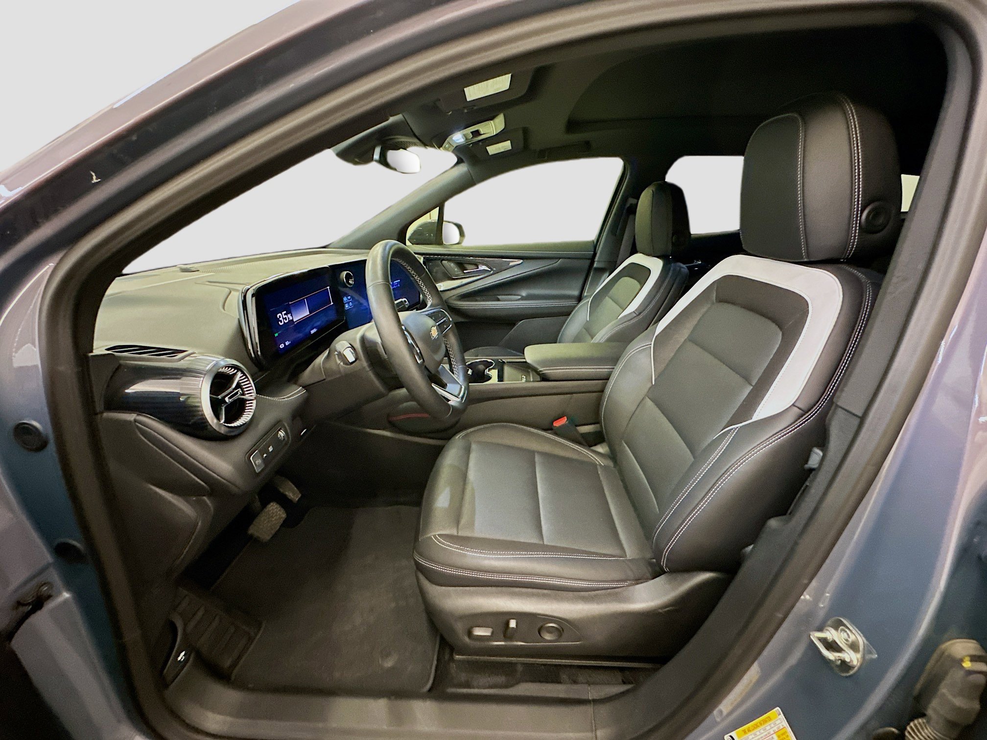 Used 2024 Chevrolet Blazer EV LT image 13