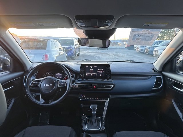 Used 2023 Kia Seltos S image 19