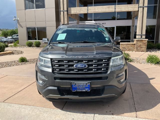 Used 2017 Ford Explorer XLT w/ Equipment Group 202A AWD/4WD image 2