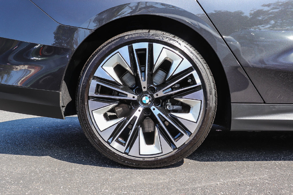 Used 2027 BMW 540i xDrive AWD/4WD image 8