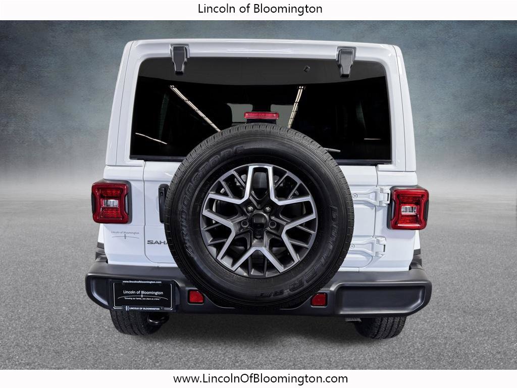 Used 2025 Jeep Wrangler Unlimited Sahara AWD/4WD image 5