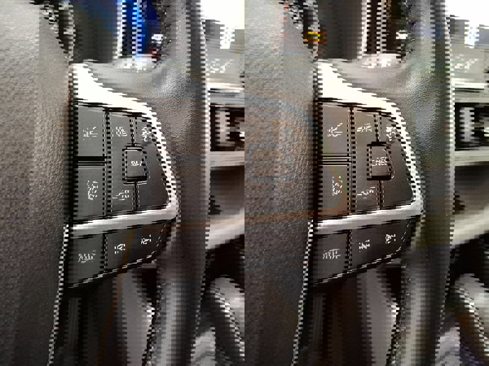 Used 2023 Toyota Highlander Limited image 18