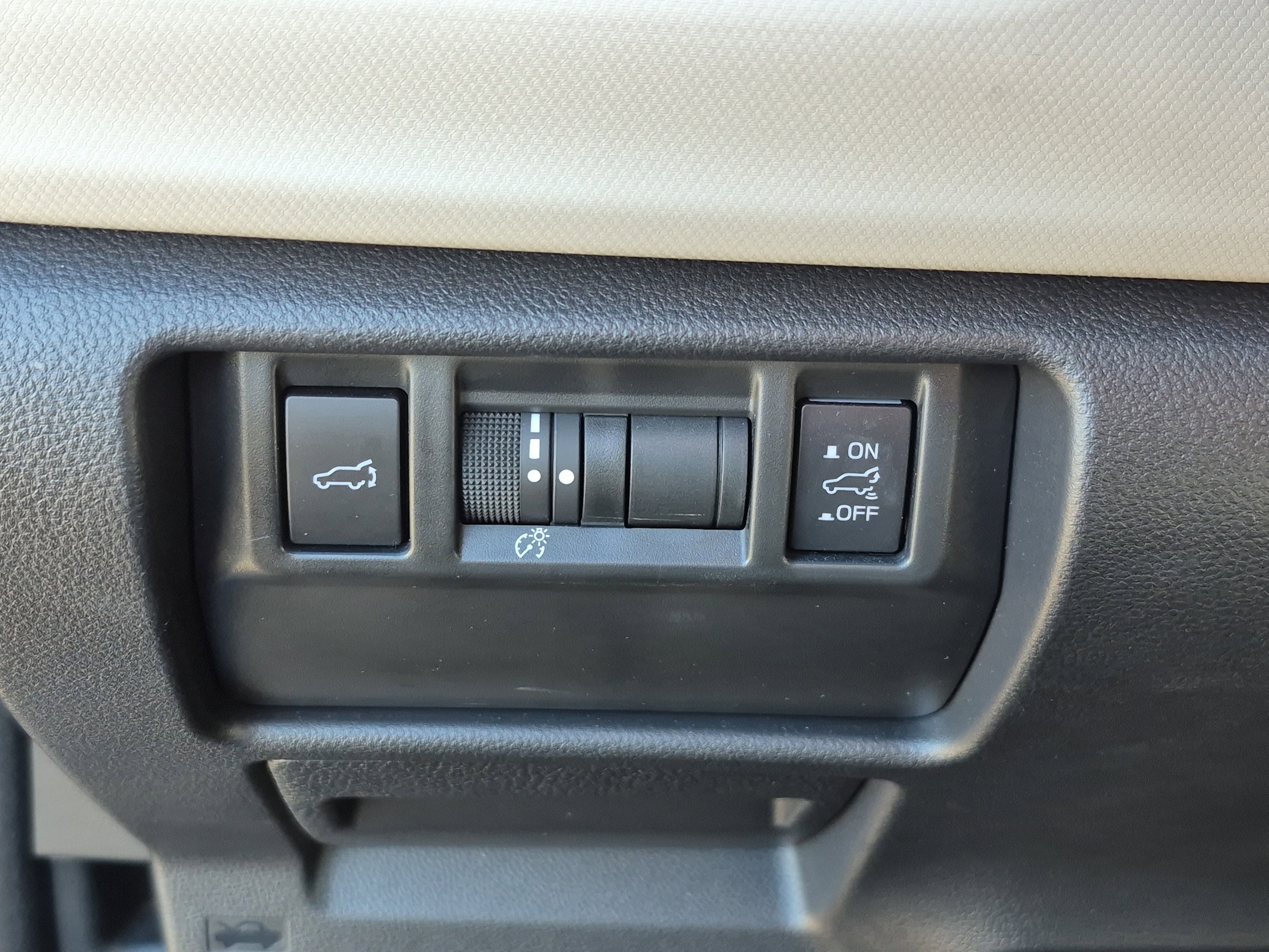 Certified 2025 Subaru Forester Premium image 24