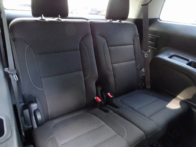 Used 2023 GMC Acadia SLE w/ Driver Convenience Package image 14