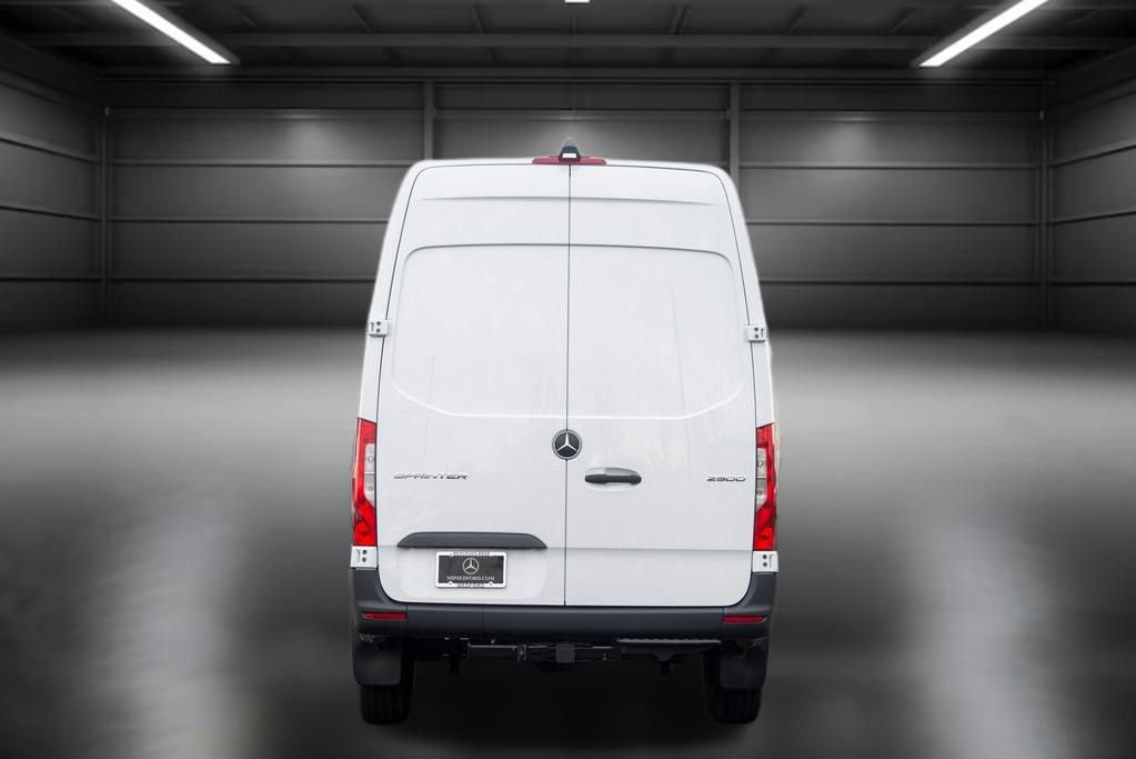 Used 2025 Mercedes-Benz Sprinter 2500 image 4