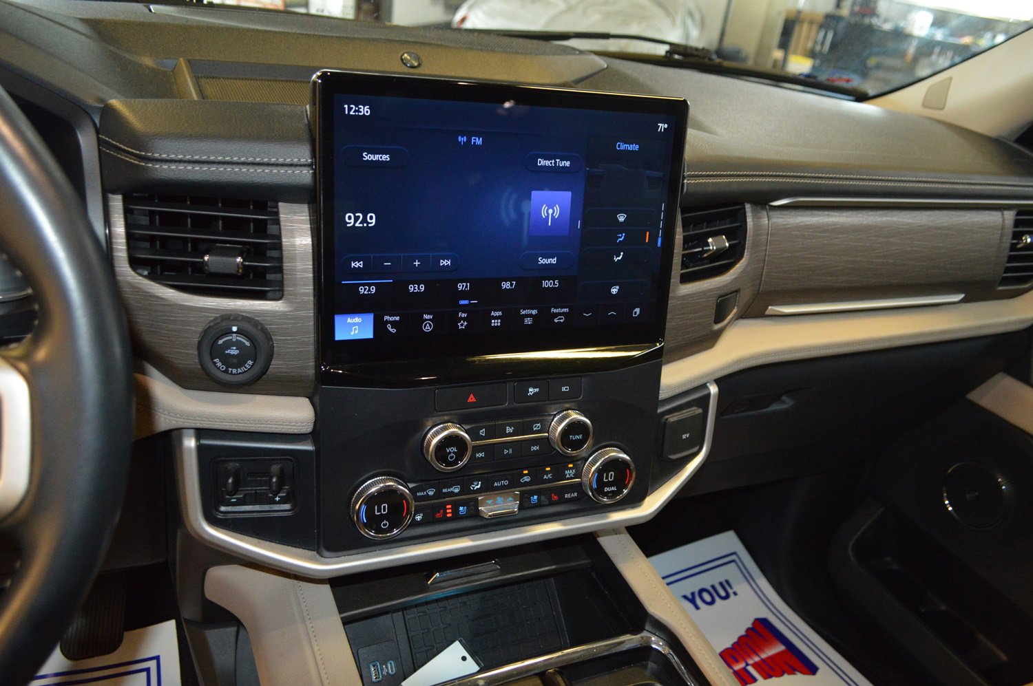 Used 2022 Ford Expedition Max Limited image 20