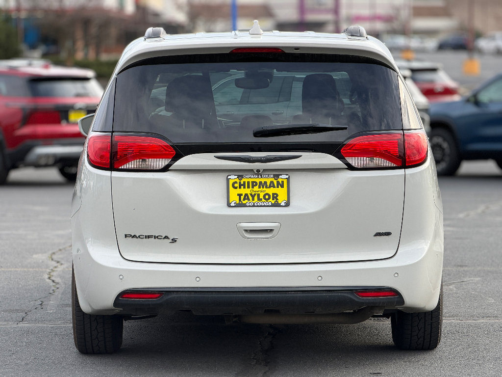 Used 2020 Chrysler Pacifica Touring-L w/ Advanced Safetytec Group image 17