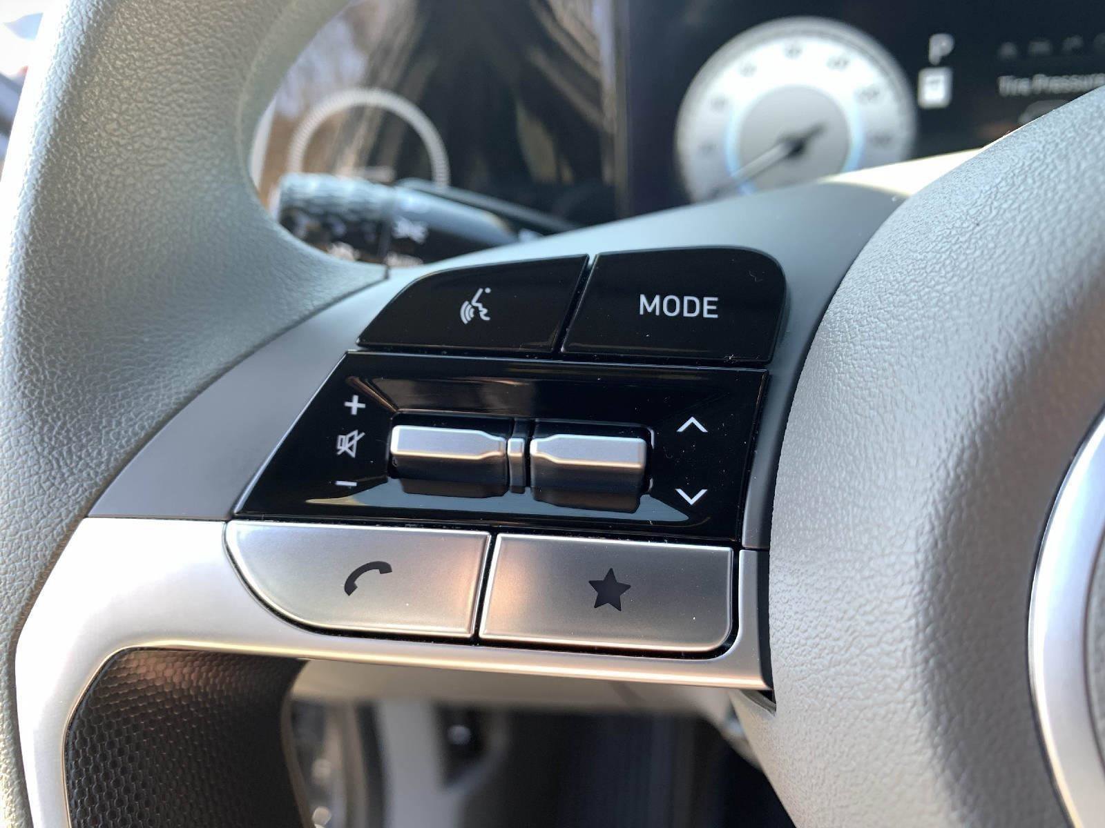 Used 2024 Hyundai Elantra SEL image 15