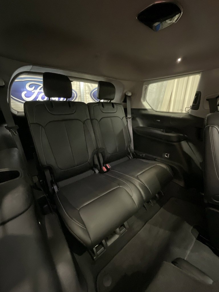 Used 2023 Jeep Grand Cherokee L Limited w/ Luxury Tech Group II image 13