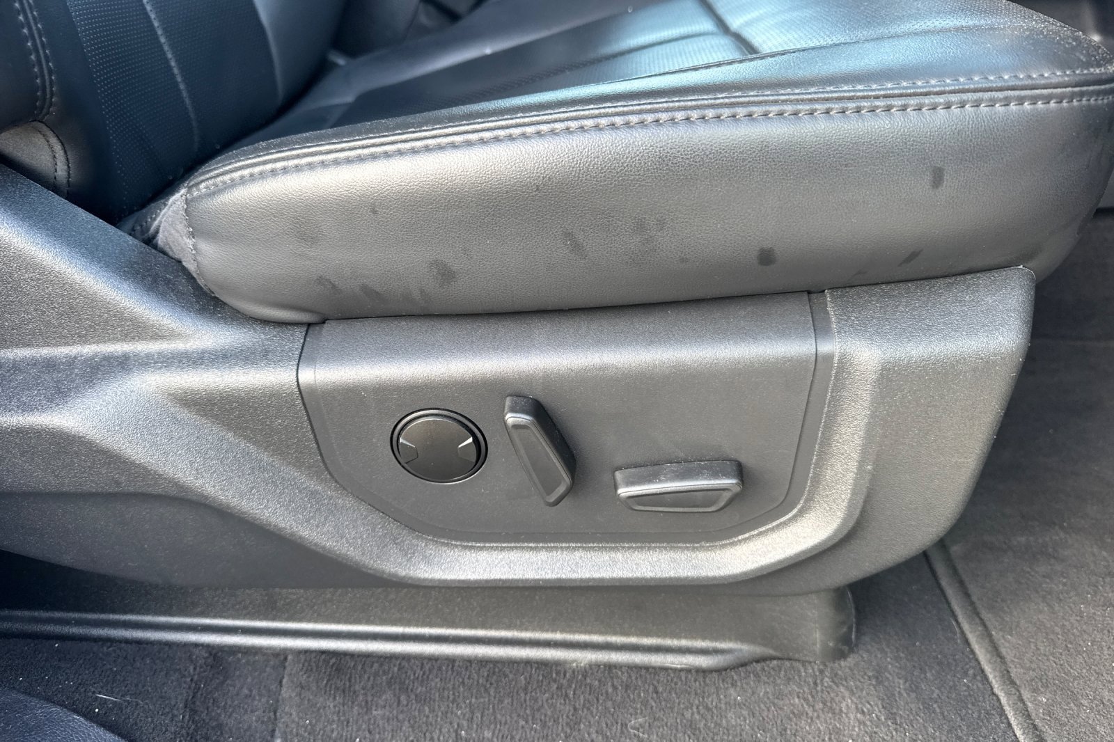 Used 2024 Ford Expedition XLT image 24