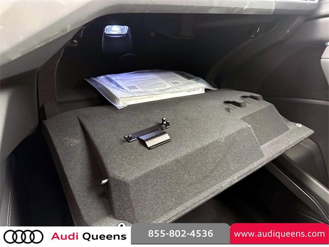 Used 2024 Audi Q8 e-tron Premium Plus w/ Premium Plus Package image 29