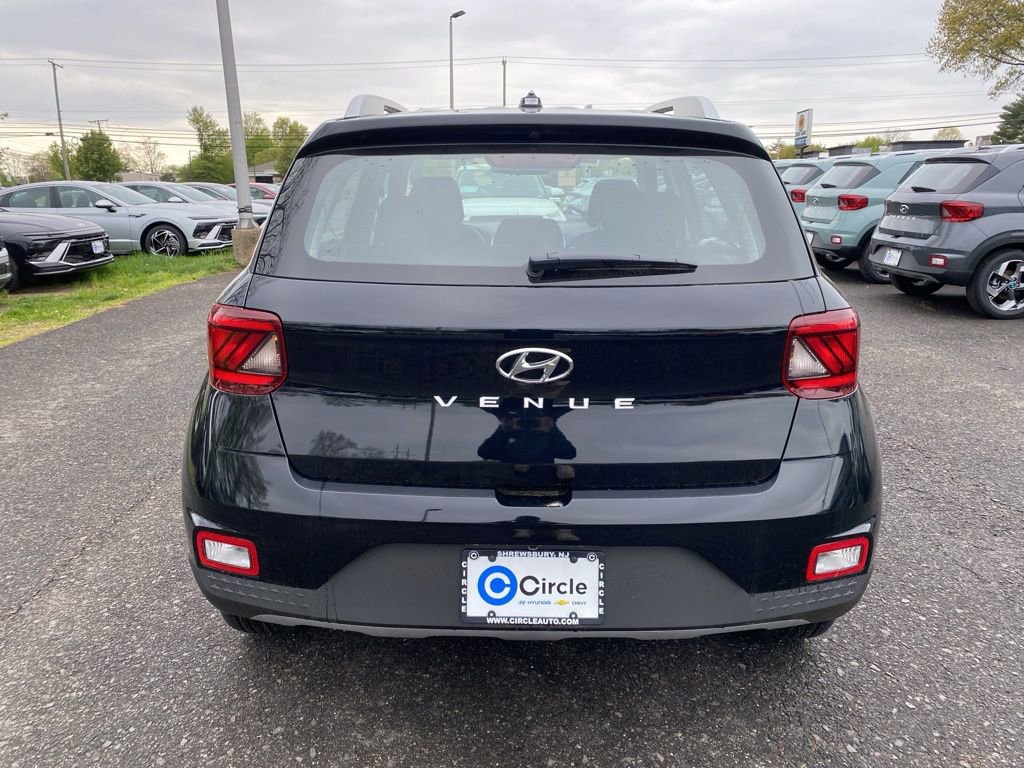 New 2026 Hyundai Venue SEL FWD image 5