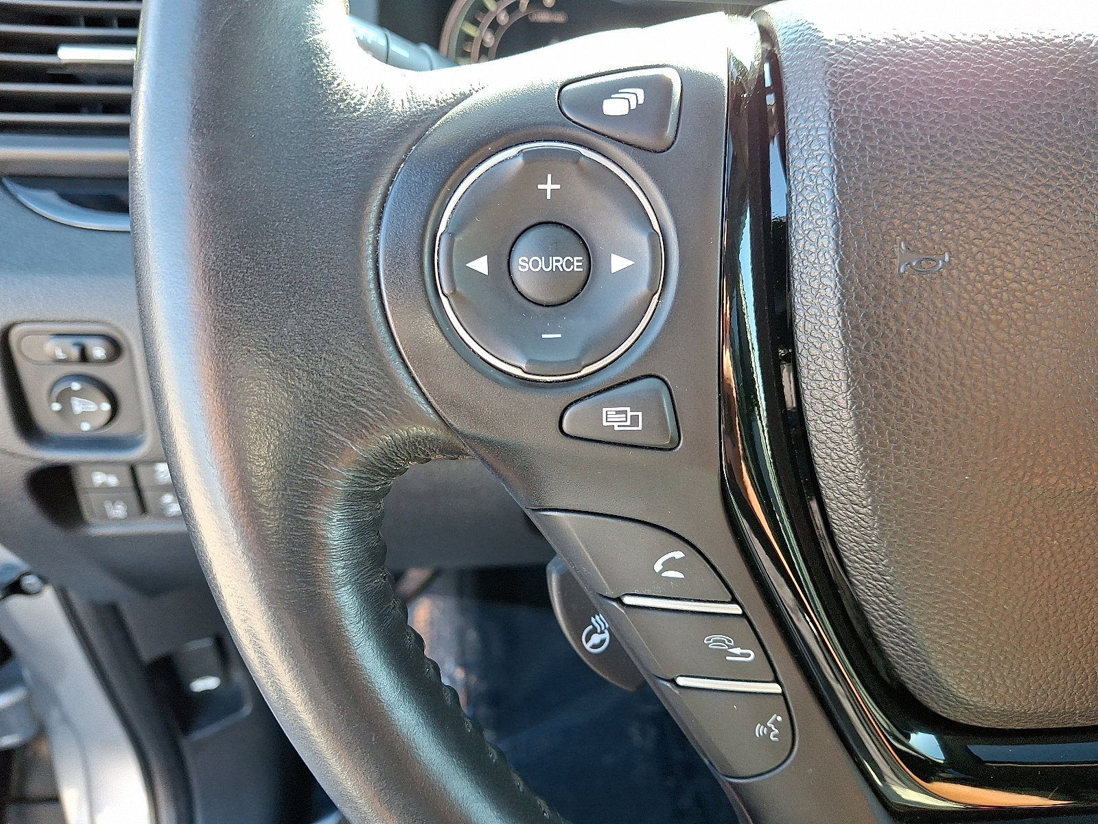 Used 2018 Honda Ridgeline RTL-E image 22