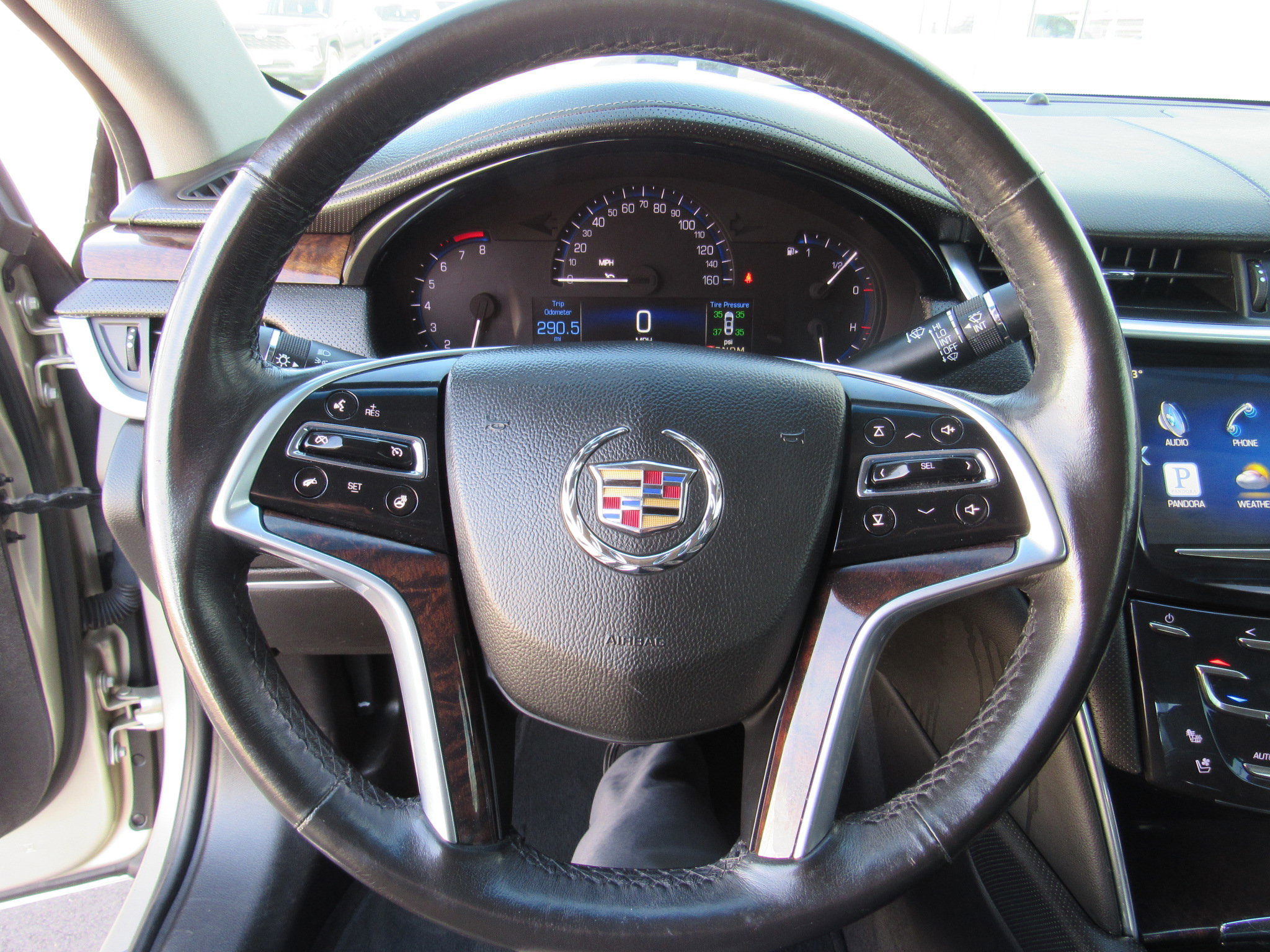 Used 2015 Cadillac XTS Luxury image 13