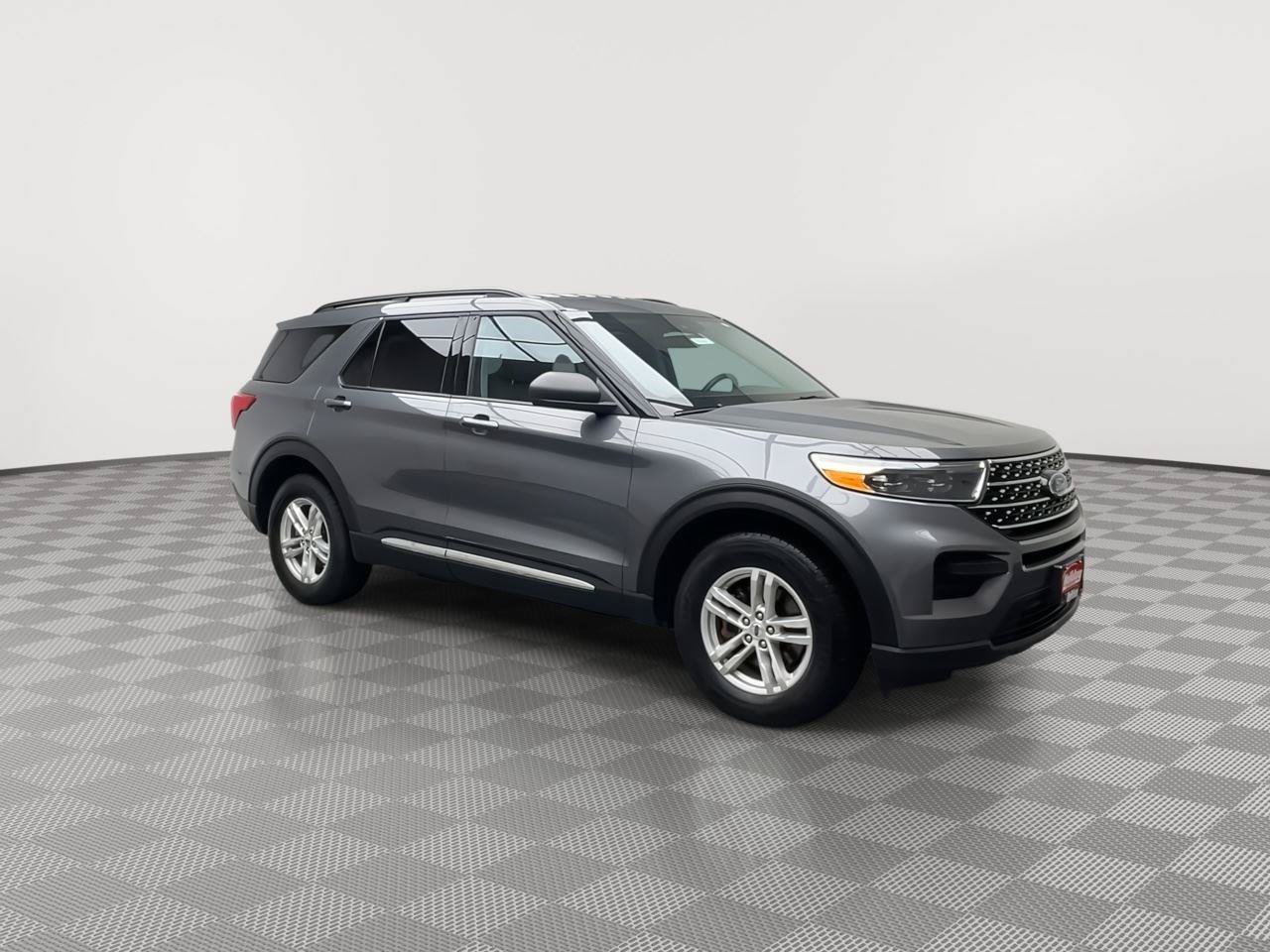 Used 2022 Ford Explorer XLT AWD/4WD image 40